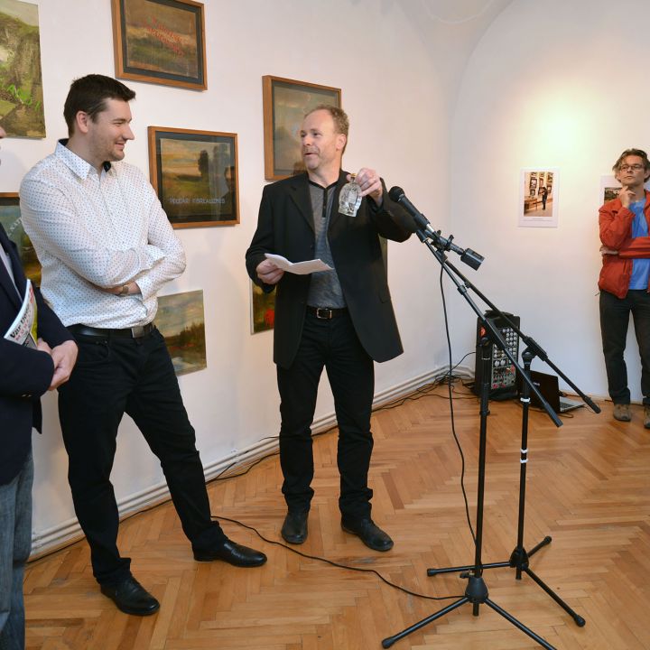 Földesi Barnabás Warning Pseudo Art!