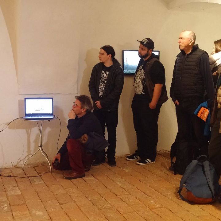 Sós Gergő monoton/monokrom