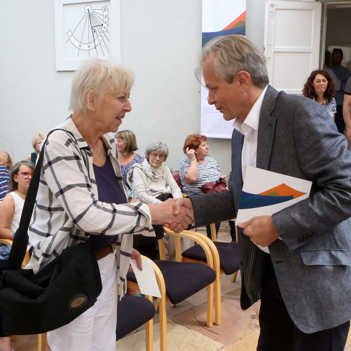 Maurer Dóra A megfigyelés tárgya Object of Observation