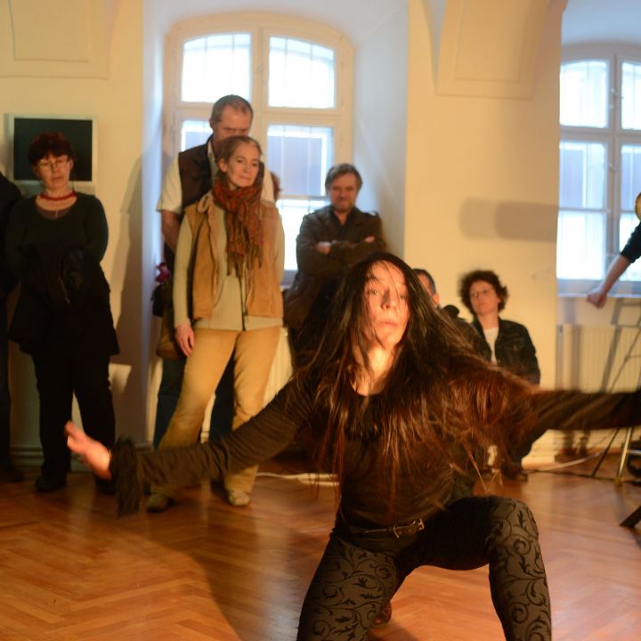 MAMÜ Idő-függések