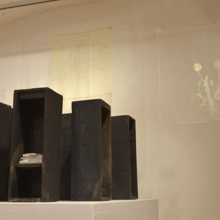 A felszín alatt / Pinnan alla Finn kortárs képzőművészek