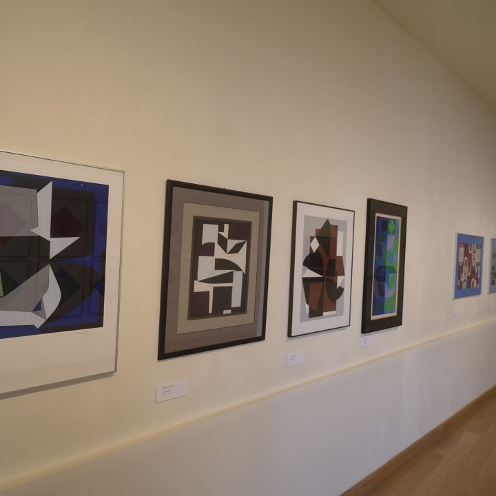 Egri János és Pogány Judit gyűjteménye Kapcsolatok