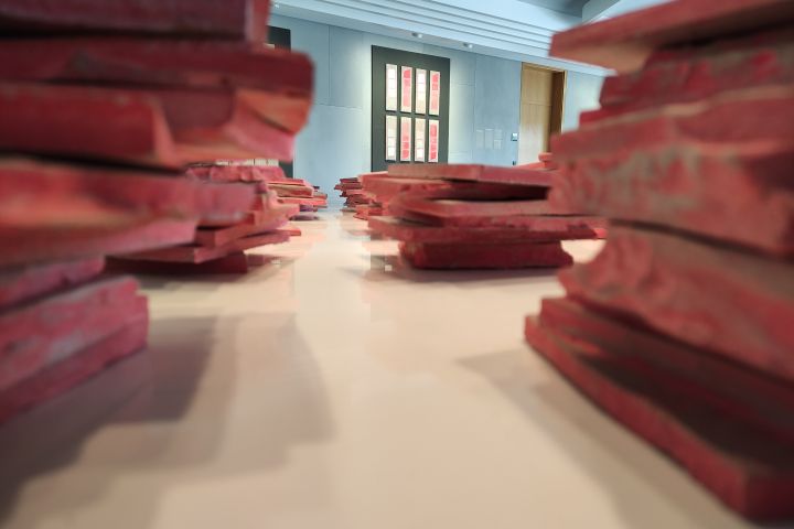 FRAGMENTARISCH / TÖREDÉKES / FRAGMENTARY