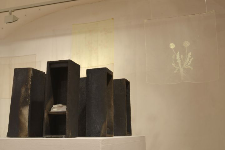 A felszín alatt / Pinnan alla Finn kortárs képzőművészek